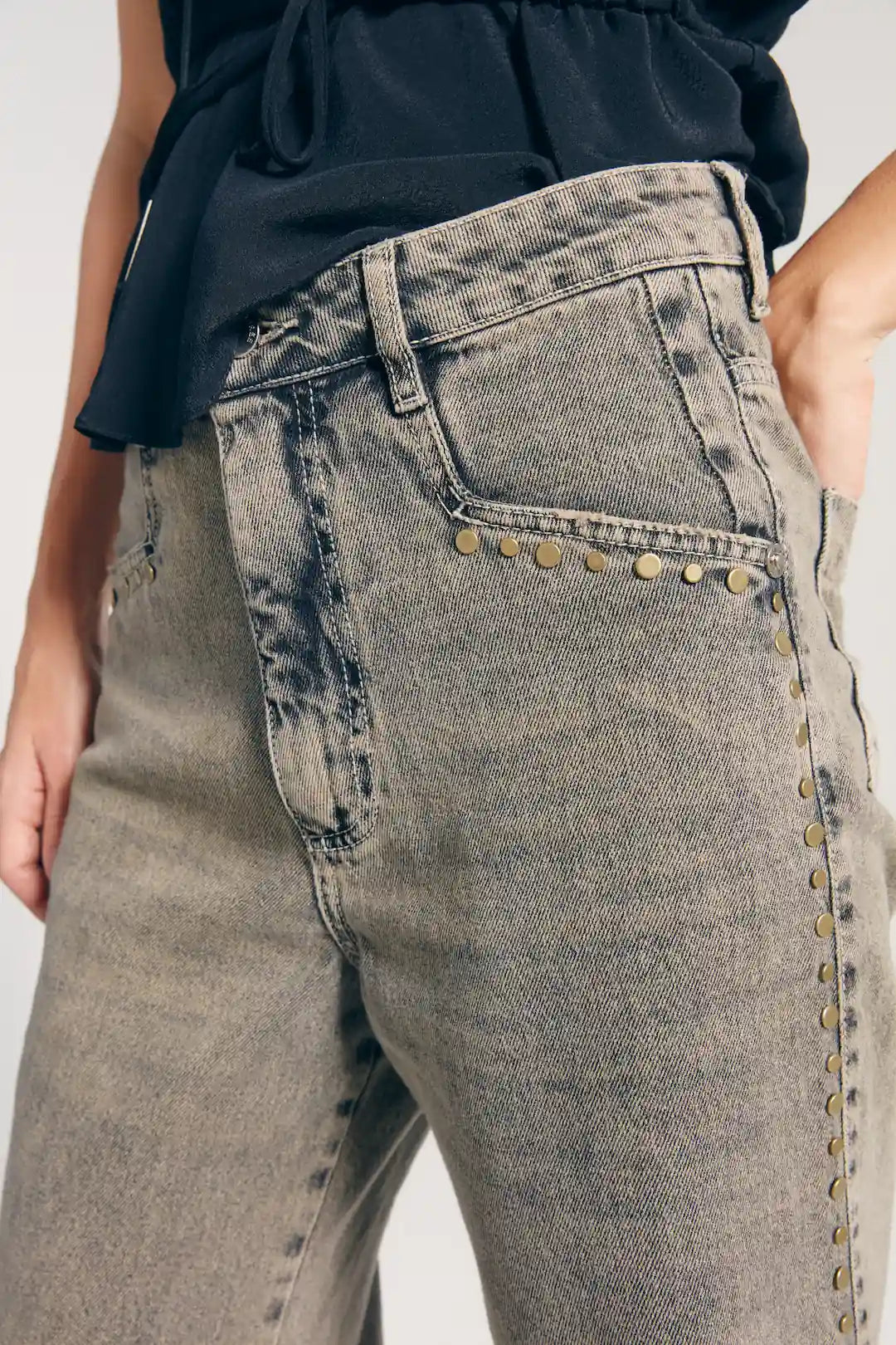 Calça Jeans Tachas Laterais Moss - Bonne Soirée