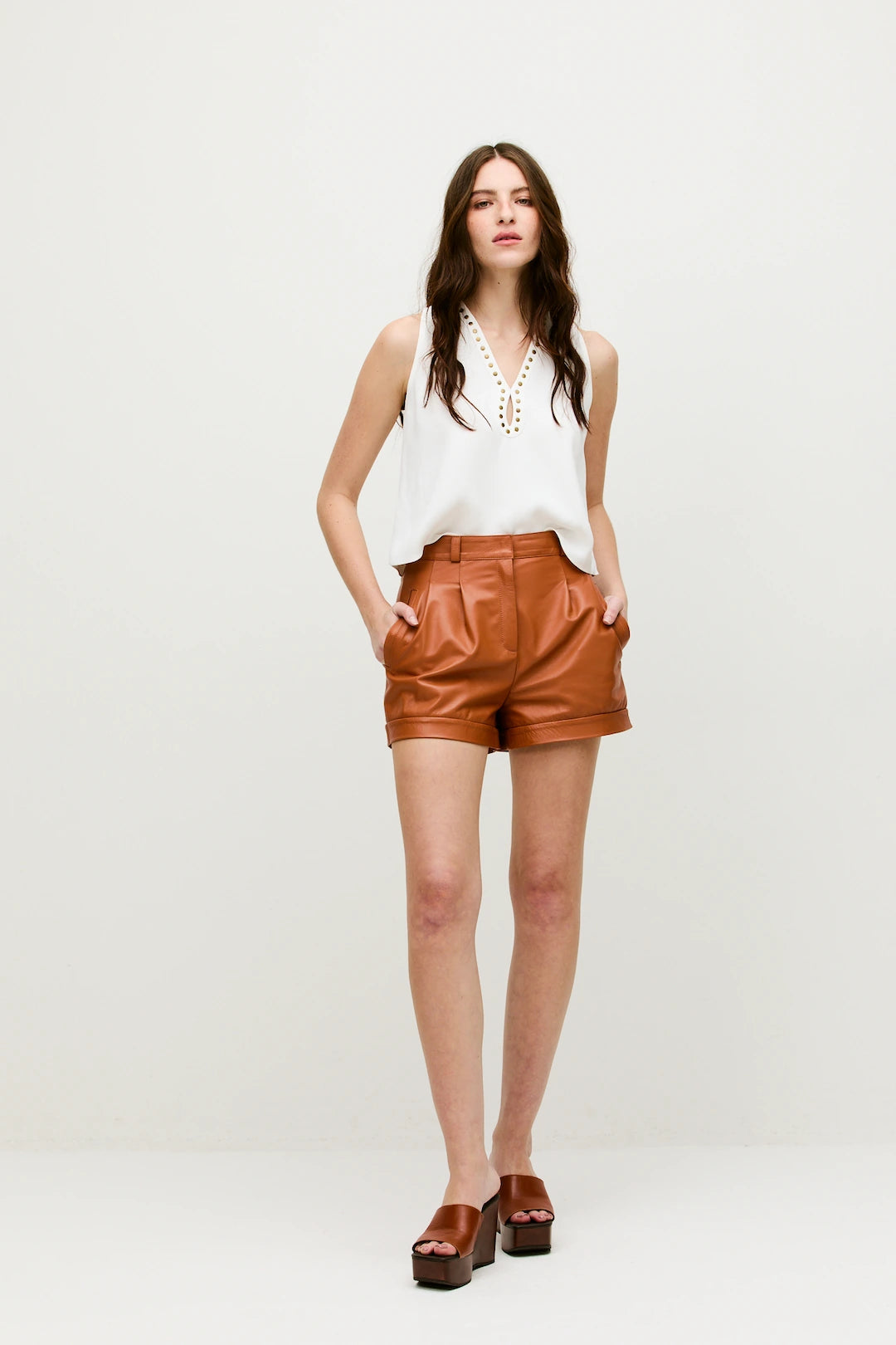Shorts Belle Couro Marrom Canela - Bonne Soirée