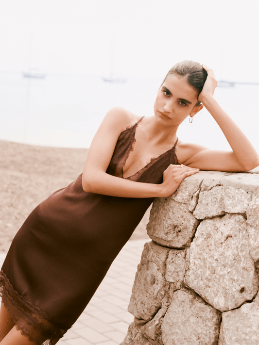 Vestido Curto Renda Jolie - Marrom - I26 - Bonne Soirée
