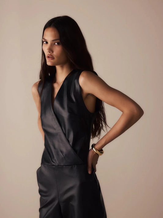 Macacão Maitê Couro Preto - Bonne Soirée