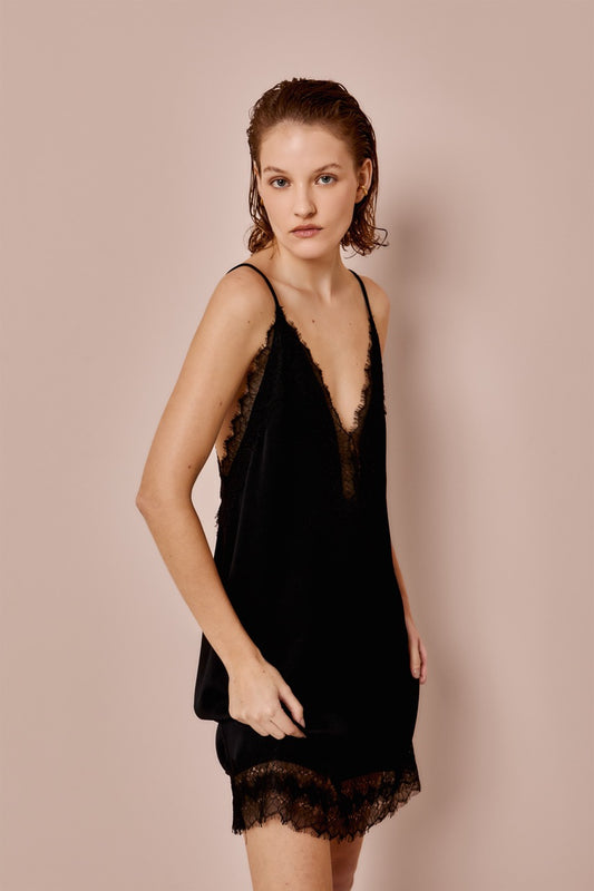 Vestido Curto Renda Jolie Preto