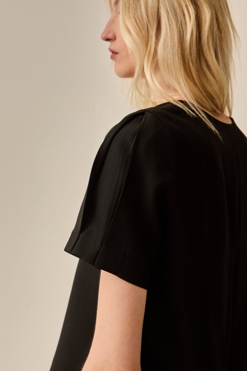 Blusa Mangas Elle Alfaiataria Preto - Bonne Soirée