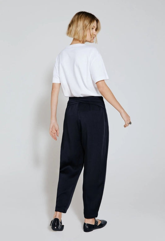 Calça Acetinada Silvie - Preto - Bonne Soirée