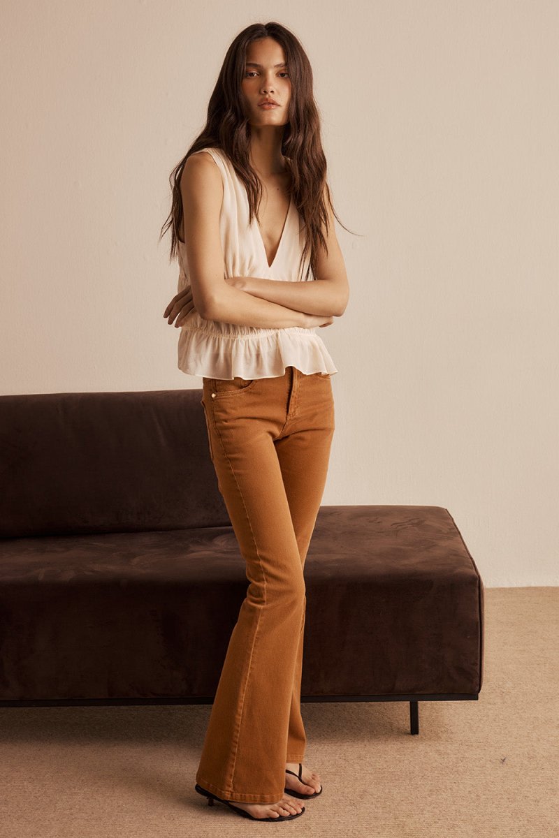 Calça Sarja Beatrice Camel - Bonne Soirée