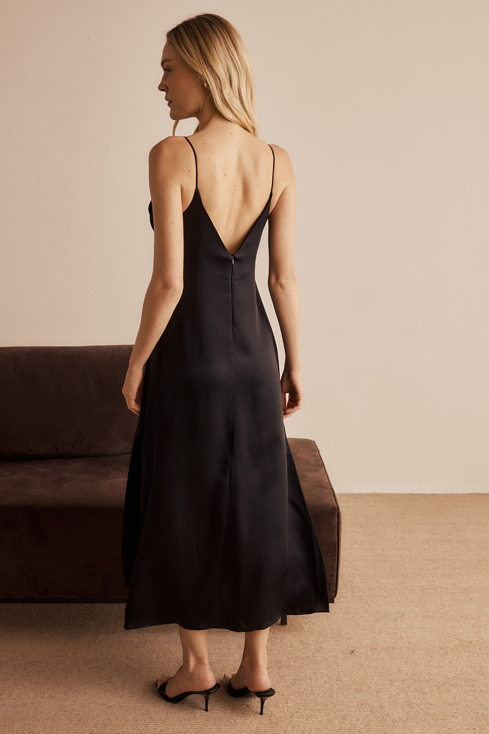 Vestido Alanis Crepe Preto