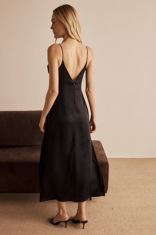 Vestido Alanis Crepe Preto