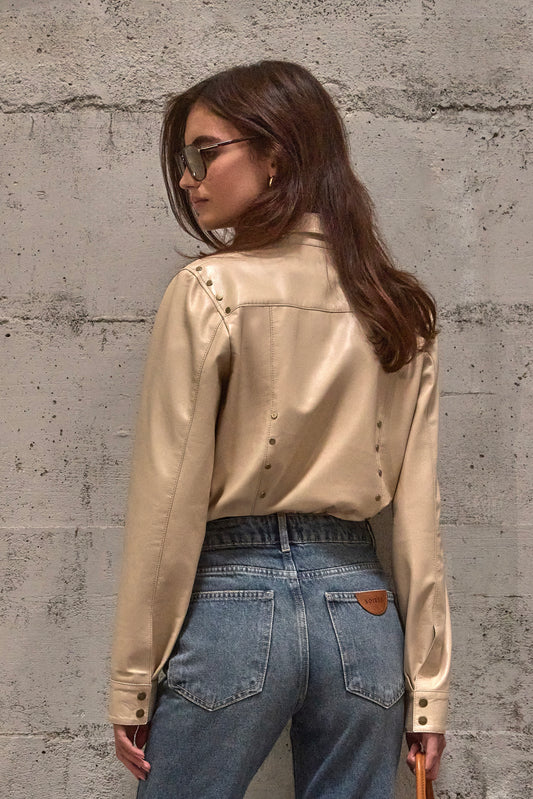 Jaqueta Vivienne Tachas Couro Bege
