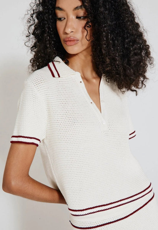 Blusa Polo Tricot Nathalie - Off White/Cherry - Bonne Soirée