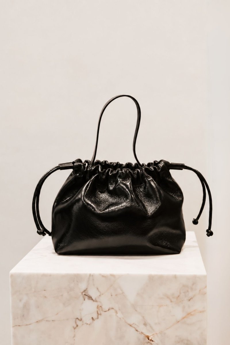 PRÉ VENDA | Bolsa Mini Le Bucket Couro Preto | Entrega a partir de 19/10 - Bonne Soirée