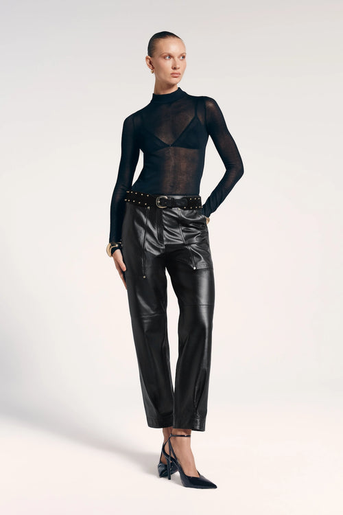 Calça Cenoura Couro Preta Gia – Bonne Soirée