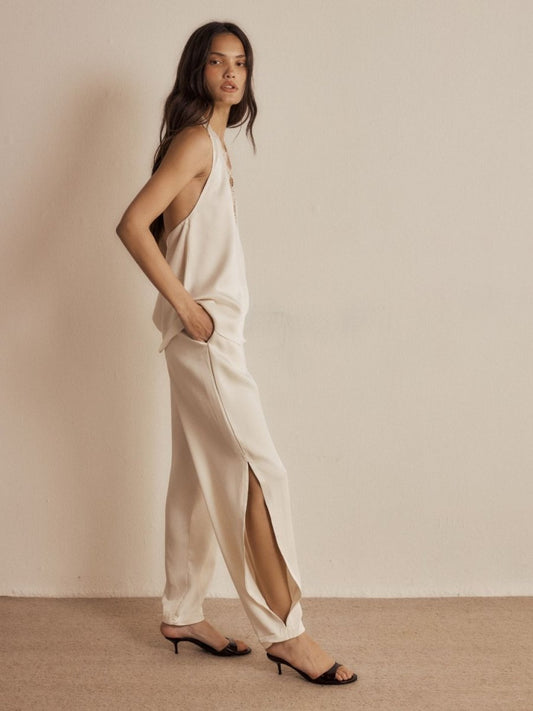 Calça Cenoura Ella Crepe Vanilla - Bonne Soirée