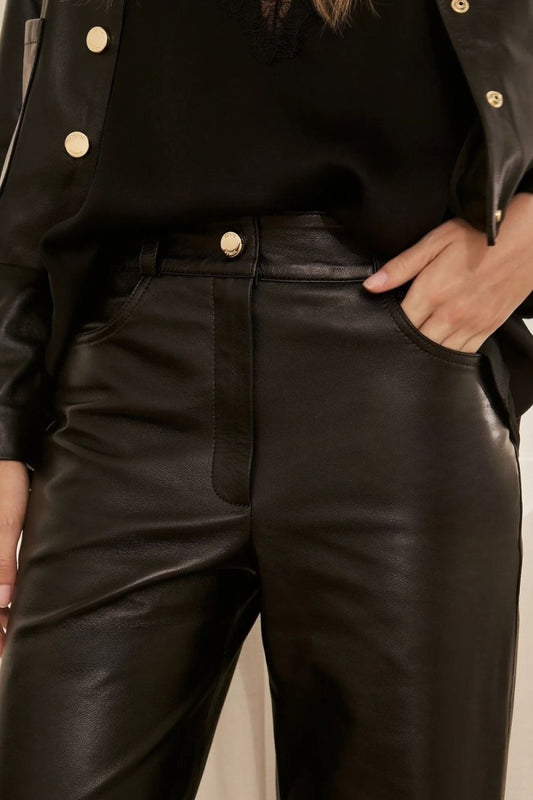 PRÉ VENDA | Calça Wide Leg Helene Preto Couro - Entrega a partir de 15/10 - Bonne Soirée