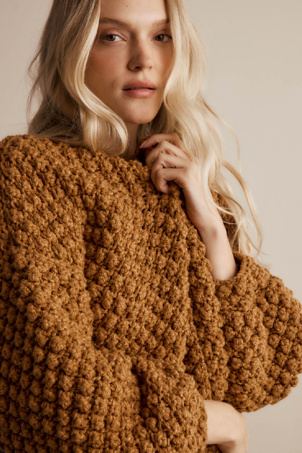 Tricot Pipoca Camel Bonne Soirée x Fandom